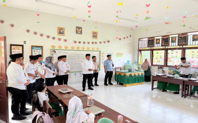 Kegiatan Penyaluran Program MBG di MIN 1 Bolsel dibuka langsung oleh Wakil Bupati Bolsel